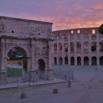 Arco di Traiano e Colosseo all'Alba